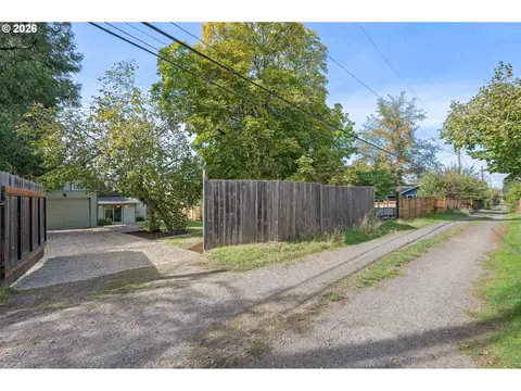 Exterior - 1847 Orchard St, Eugene, OR 97403 photo 10 of 10