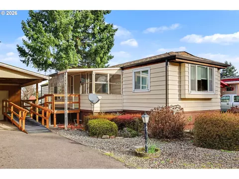 82274 River Dr #24, Creswell, OR 97426