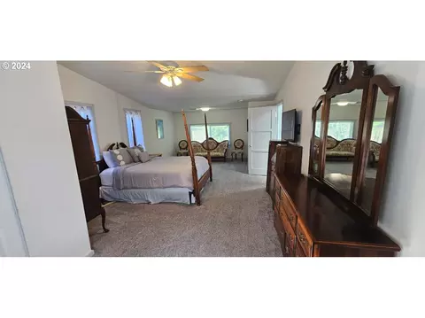 Bedroom - 11354 Highway 36, Mapleton, OR 97453 photo 1 of 2