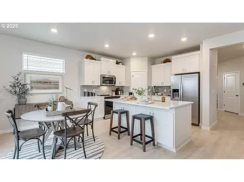3688 SW Eleven Mile Ave, Gresham, OR 97080 photo 14