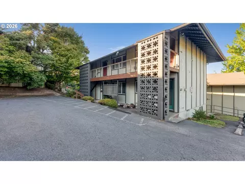 6737 SW 30th Ave #B, Portland, OR 97219