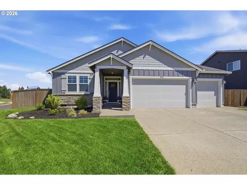 925 Paul St, Mount Angel, OR 97362