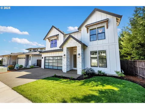 16705 NE 83rd St, Vancouver, WA 98682