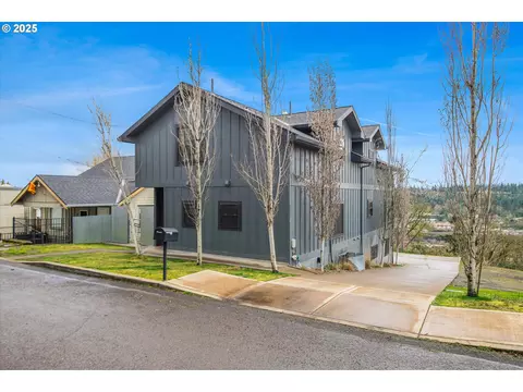 4511 Riverview Ave, West Linn, OR 97068
