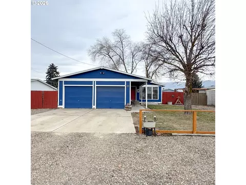 3145 E St, Baker City, OR 97814