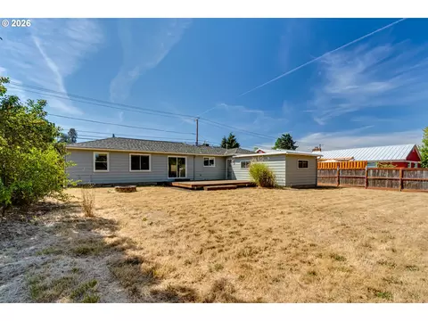 Exterior - 875 W 18th Ave, Eugene, OR 97402 photo 4 of 7