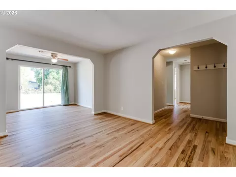 Living - 875 W 18th Ave, Eugene, OR 97402 photo 1 of 7