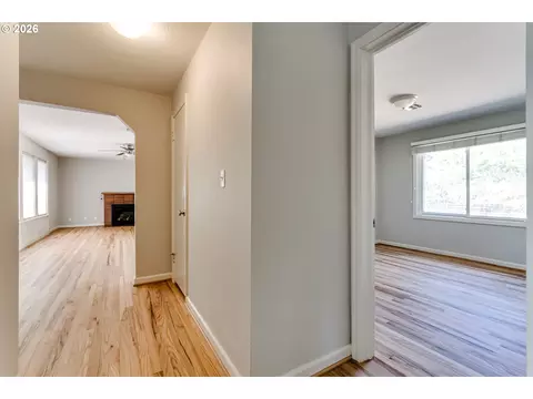 Entry Way - 875 W 18th Ave, Eugene, OR 97402 photo 3 of 3
