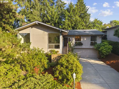 2816 SW Plum Ct, Portland, OR 97219