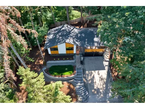 396 Brae Burn Dr, Eugene, OR 97405