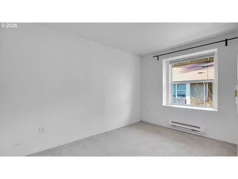 Bedroom - 4614 W Powell Blvd #258, Gresham, OR 97030 photo 5 of 6