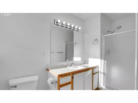 Bath - 4614 W Powell Blvd #258, Gresham, OR 97030 photo 1 of 2