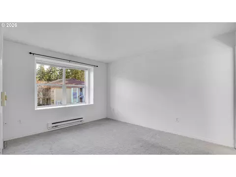 Bedroom - 4614 W Powell Blvd #258, Gresham, OR 97030 photo 3 of 6