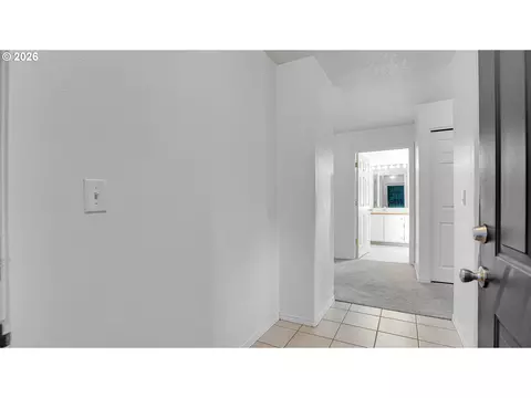 Entry Way - 4614 W Powell Blvd #258, Gresham, OR 97030 photo 1 of 5