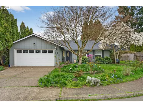 177 NE 34th Ct, Hillsboro, OR 97124