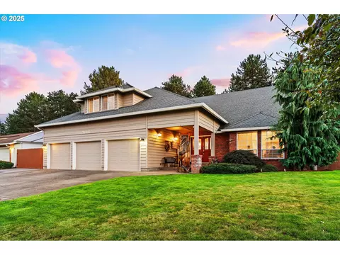 7618 NE Meadows Dr, Vancouver, WA 98662