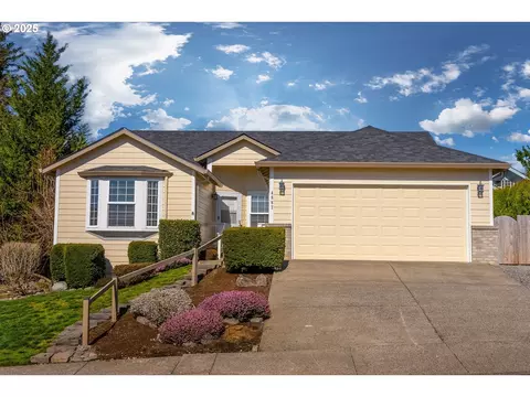 4887 R Dr, Washougal, WA 98671