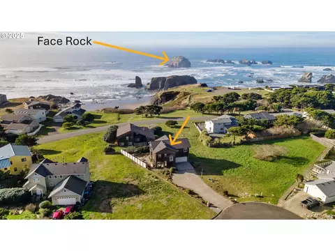 1346 Strawberry Dr SW, Bandon, OR 97411