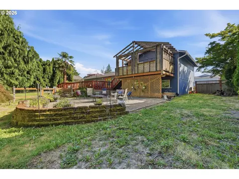Exterior - 2160 SE Paloma Dr, Gresham, OR 97080 photo 11 of 19