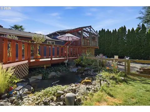 Exterior - 2160 SE Paloma Dr, Gresham, OR 97080 photo 8 of 19