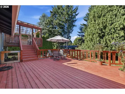 Exterior - 2160 SE Paloma Dr, Gresham, OR 97080 photo 2 of 19