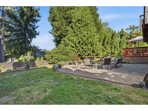 Exterior - 2160 SE Paloma Dr, Gresham, OR 97080 photo 10 of 19
