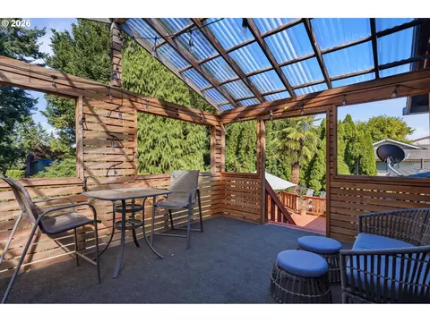 Exterior - 2160 SE Paloma Dr, Gresham, OR 97080 photo 5 of 19