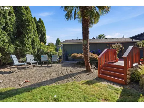 Exterior - 2160 SE Paloma Dr, Gresham, OR 97080 photo 13 of 19