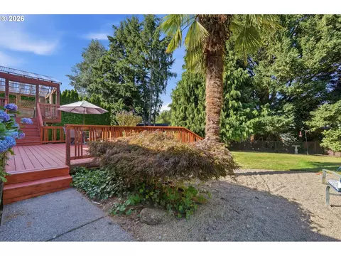Exterior - 2160 SE Paloma Dr, Gresham, OR 97080 photo 14 of 19