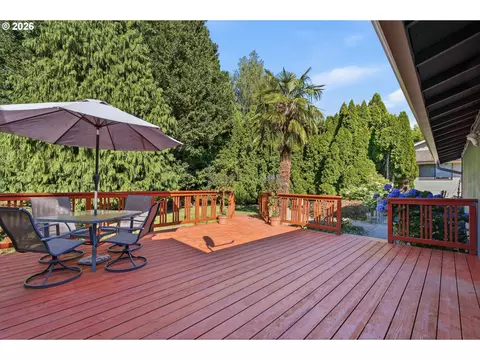Exterior - 2160 SE Paloma Dr, Gresham, OR 97080 photo 3 of 19