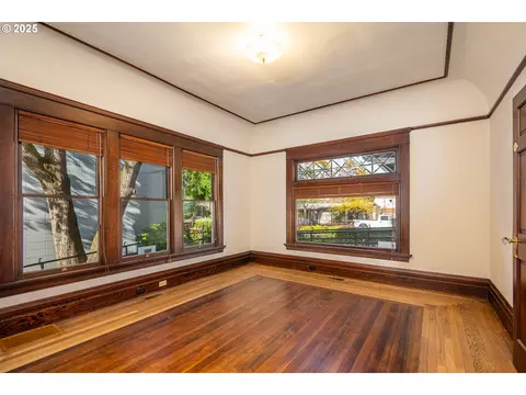 Living - 990 W 7th Ave, Eugene, OR 97402 photo 5 of 5
