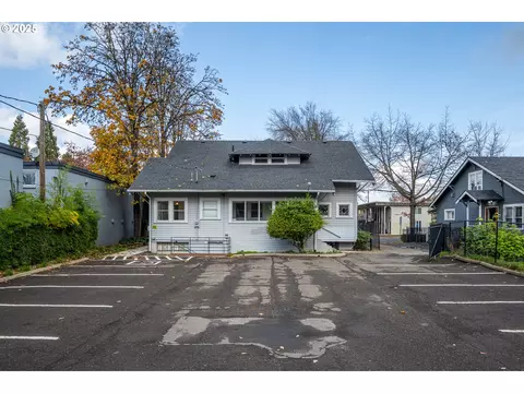 Exterior - 990 W 7th Ave, Eugene, OR 97402 photo 7 of 12