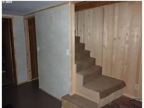 Entry Way - 69443 Wickens Ln, Elgin, OR 97827 photo 2 of 2