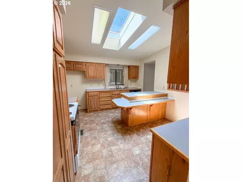 202 Munsel Creek Loop, Florence, OR 97439 photo 9