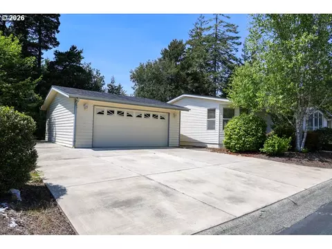 202 Munsel Creek Loop, Florence, OR 97439 photo 3