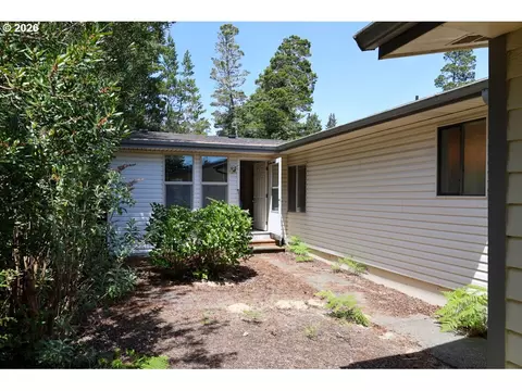 202 Munsel Creek Loop, Florence, OR 97439 photo 31