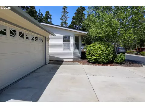 202 Munsel Creek Loop, Florence, OR 97439 photo 4