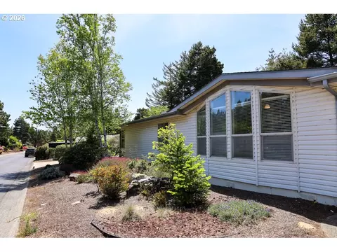 202 Munsel Creek Loop, Florence, OR 97439 photo 28