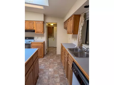 202 Munsel Creek Loop, Florence, OR 97439 photo 7