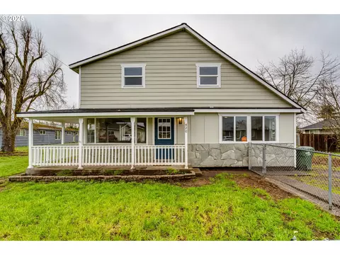420 37th St, Springfield, OR 97478