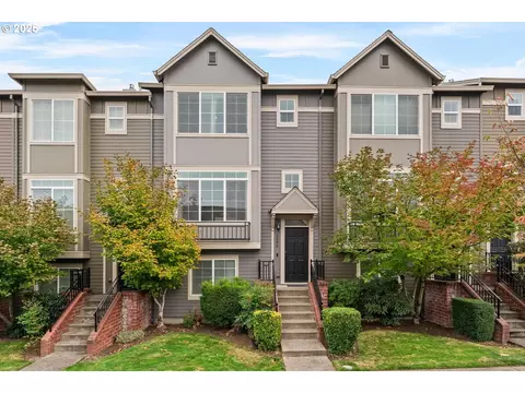 2350 NW Oak Knoll Pl, Beaverton, OR 97006