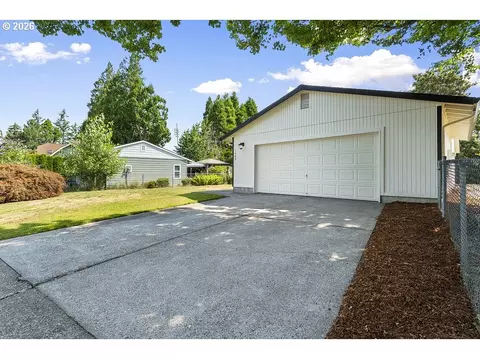 1602 NE Centurion Pl, Gresham, OR 97030 photo 3
