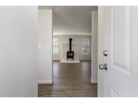 1602 NE Centurion Pl, Gresham, OR 97030 photo 9