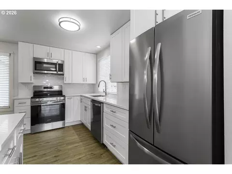 1602 NE Centurion Pl, Gresham, OR 97030 photo 16