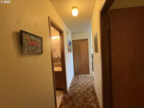 Entry Way - 171 N 15th Ave, Elgin, OR 97827 photo 2 of 2