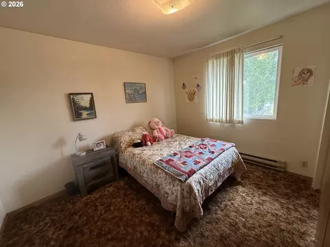 Bedroom - 171 N 15th Ave, Elgin, OR 97827 photo 1 of 4