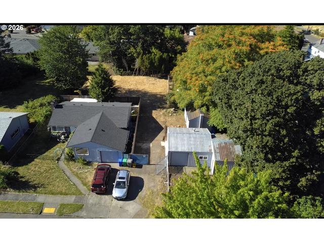12041 NE Siskiyou St, Portland, OR 97220