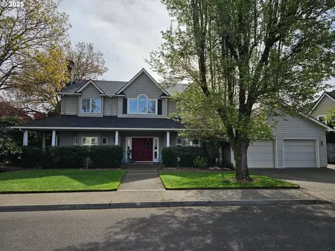 886 N Baker St, Canby, OR 97013