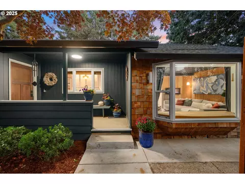 6136 SE Harney St, Portland, OR 97206