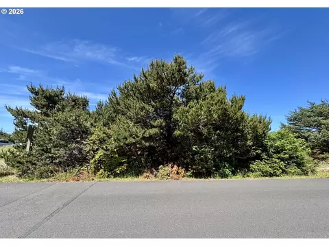 1510 NW Parker Ave, Waldport, OR 97394